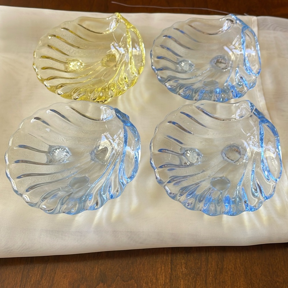 Set of 4 blue & yellow Cambridge glass footed sea shell individual nut dishes